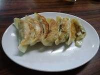 「餃子４５０円」@栄楽の写真