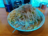 「小ラーメン（650円）ショウガヤサイマシアブラ」@豚星。の写真
