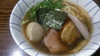 「【麺リニューアル】煮干そば（醤油）￥720＋味玉￥100」@二代目 むじゃきの写真