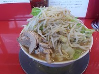 「ラーメ中盛り　野菜、アブラ、チャーシュー」@ジャンプの写真