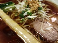 「干し海老醬油らぁめん（ハーフ）森や麺Ver.」@味香房 海居人の写真