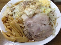 「ラーメンにんにくアブラ増しメンマ入り」@らーめん たろうの写真