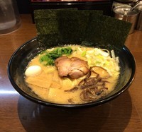 「醤油とんこつ大盛」@松壱家 戸塚店の写真