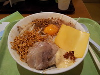 「まぜそば」@ジャンクガレッジ イオンレイクタウンmori店の写真