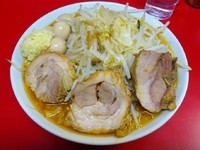 「ラーメン（700円）＋味噌＋うずら　ヤサイニンニク」@ラーメン二郎 西台駅前店の写真