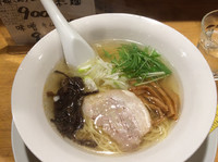 「鶏節塩ラーメン  クーポンで580→500円」@麺屋 泰紋の写真