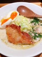 「アサリのポタチャウダーヌードル(850)+塩味玉(100円)」@鶏ポタラーメン THANK 大門店の写真