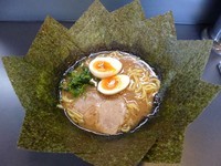 「らーめん中盛（760円）＋のり＋とろ玉子」@匠家 ひたちなか店の写真