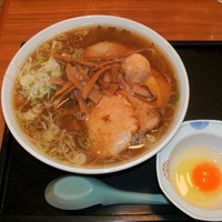 「らーめん ふつう（730円）＋生玉子（50円）」@大勝軒 淵野辺店の写真