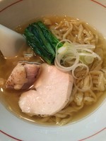 「【夜限定】追い鶏節の塩らーめん 900円」@らーめん かねかつの写真