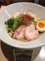 「鶏とマッシュルームソースのらーめん　７５０円」@麺や 海老庵の写真