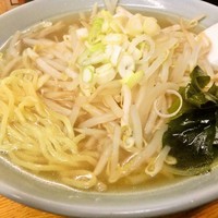 「しおらーめん＋手作り餃子(600円＋300円)」@知床の写真