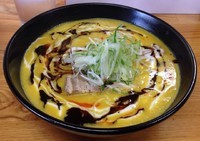 「カボチャとニンニクの豚骨らーめん(週限定)＋ライス」@麺処福吉ATSUSHIの写真