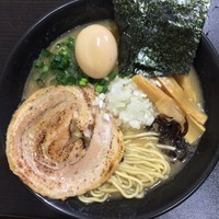 「鶏白湯 塩ラーメン(海老) 大盛￥750円(味玉＋50円)」@へべれ家の写真
