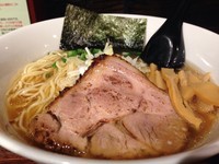 「淡麗塩そば」@自家製麺ほうきぼし 神田店の写真