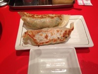 「ジャンボ餃子2個」@中華 わたるの写真