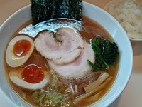 「らーめん中太麺、味玉」@らーめん将貴の写真