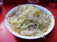 「らーめん（にんにく）　６００円」@ラーメン二郎 三田本店の写真