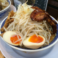 「特製ラーメン 大盛」@ブッチャー 沼津店の写真