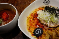 「辛REDつけ麺（限定）・３辛＋大盛り無料」@noodle kitchen ミライゑの写真