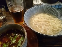 「弐番醤(サンマ辛温麺)750円＋生ビール」@秋刀魚中華そば 生粋の写真