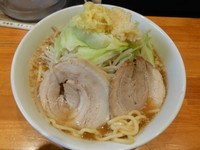 「並ラーメン(生姜ベース・ニンニク・生姜・野菜)」@麺屋 騎士の写真