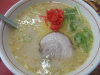 「豚骨らーめん520円こってり＆半餃子210円がクーポンで無料」@麺王 南柏店の写真