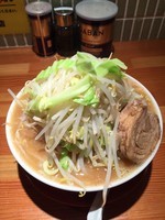 「ラーメン(中)」@豚一商店の写真