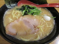 「醤油豚骨　「680円」」@横浜家系ラーメン こんばの写真