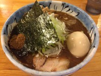 「らーめん並み盛り 麺少なめ 味玉サービス」@自家製麺 然の写真