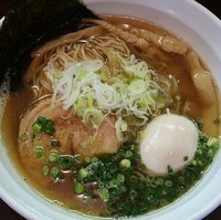 「味玉焼き煮干らーめん（１、２月木曜日限定）８５０円」@麺や 飛来の写真