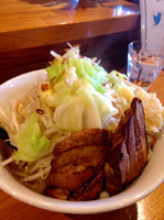 「背脂ニンニクそば ¥720」@BUSHOU IRUMA BASE 本店の写真