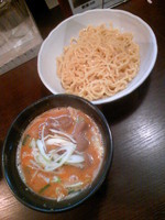 「味噌モツつけ麺７５０円+小ライス（サービス）」@とんこつらーめん 進の写真