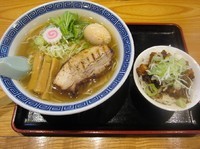 「あっさり塩そば＋味玉（８３０円）」@常勝軒 総本店の写真