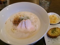 「鶏しろラーメン950円」@うさぎ食堂 中目黒店の写真