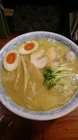 「鶏そば 本絞り　正油　７５０円　味玉　１００円」@中華そばつけそば 千思萬考の写真