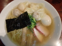 「特製ワンタンメン(1000円)(白だし)味付玉子(100円)」@八雲の写真