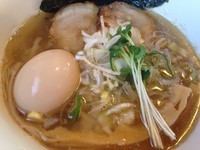 「秋刀魚煮干そば 塩」@つけ麺 弥七の写真