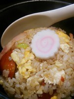 「ﾄﾞﾗｲﾄﾏﾄとﾍﾞｰｺﾝの半炒飯＋追い鰹とろろ昆布そば」@おおぜき中華そば店の写真