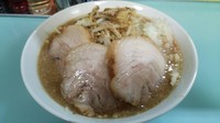 「リッチ 麺少なめ(たまねぎ カラメ 魚紛)」@らーめん☆王子の写真
