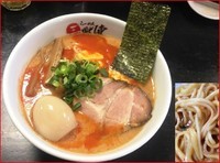 「トマト味噌らーめん＋味玉」@らーめん三獣使の写真