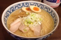 「味玉らーめん(白濁系)800円」@一刀斎の写真