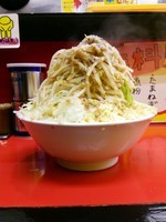 「ラーメン(ヤサイマシマシ、他全マシ)」@豚ラーメン 蕨店の写真