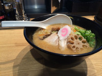 「豚骨味噌＋冬季タンメン野菜 950円」@TOKYO豚骨BASE MADE by 博多一風堂 ペリエ海浜幕張店の写真