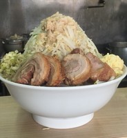 「塩・大ラーメン（麺マシ）+豚増し（900円）」@ラーメンいつきの写真