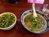 「九条ネギラーメンと焼豚飯」@麺屋いつきの写真