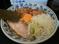 「まぜそば(並)750円＋刻みタマネギ100円＋ビール」@狼煙 〜NOROSHI〜の写真