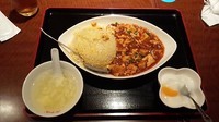 「マーボー豆腐炒飯」@阿里城 霞ヶ関コモンゲート店の写真