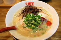 「豚王 味濃いめ＋脂多め＋ばら肉＋ネギ＋3辛＋平打麺＋麺硬め」@豚王 尖沙咀店の写真