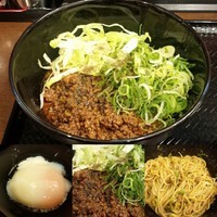 「汁なし担々麺3辛セット（温泉卵＋ライス）」@広島式 汁無し担担麺 湯島ひよこ堂の写真